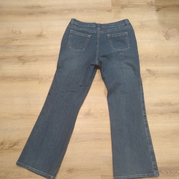 COPY - Reserved A.N.A. Dark Denim Embroidered Flare Leg Jean - Picture 13 of 14